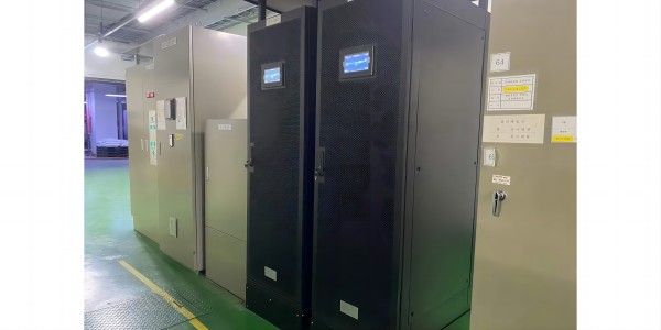 Deux ensembles de systèmes modulaires UPS 300KW ont été installés et mis en service avec succès à Séoul, en Corée du Sud